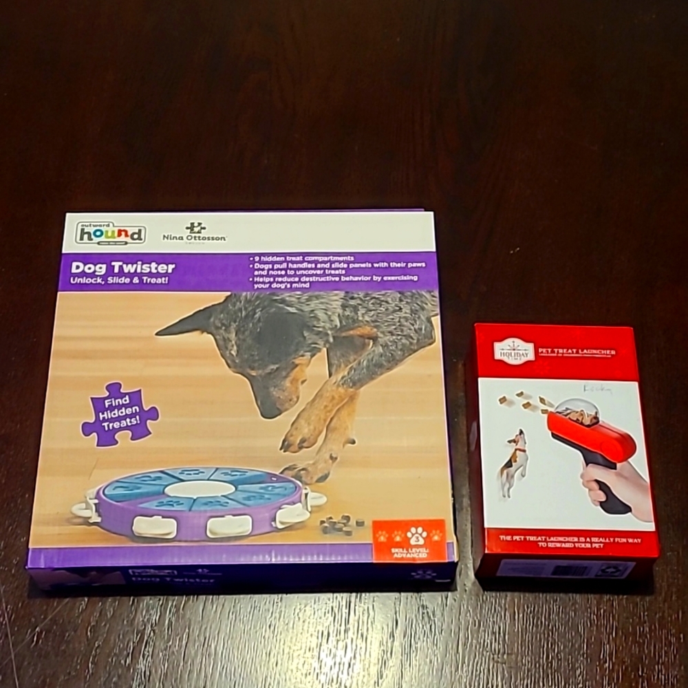 NIB Dog toys Pet treat Launcher Dog Twister find hidden treats Outward Hound gif